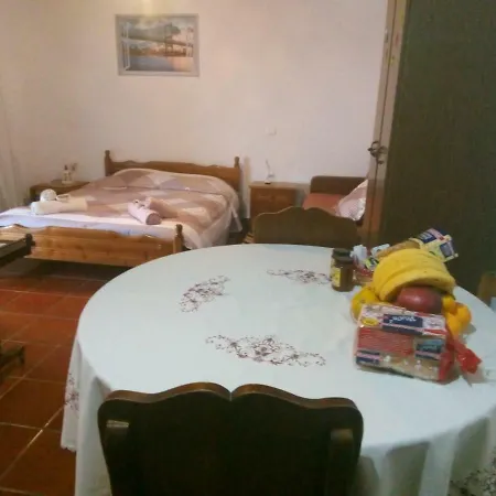 Iridas Apartment *