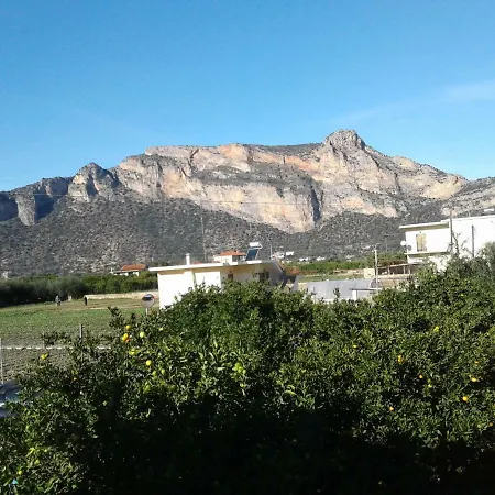 Apartment Iridas Leonidio